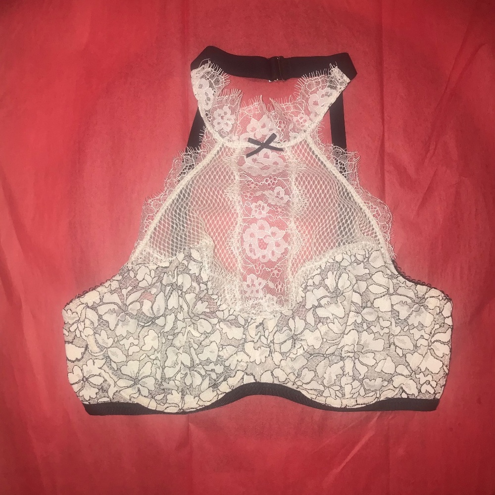 Victoria’s Secret Dream Angels High Mock Neck Halter Bra 34D